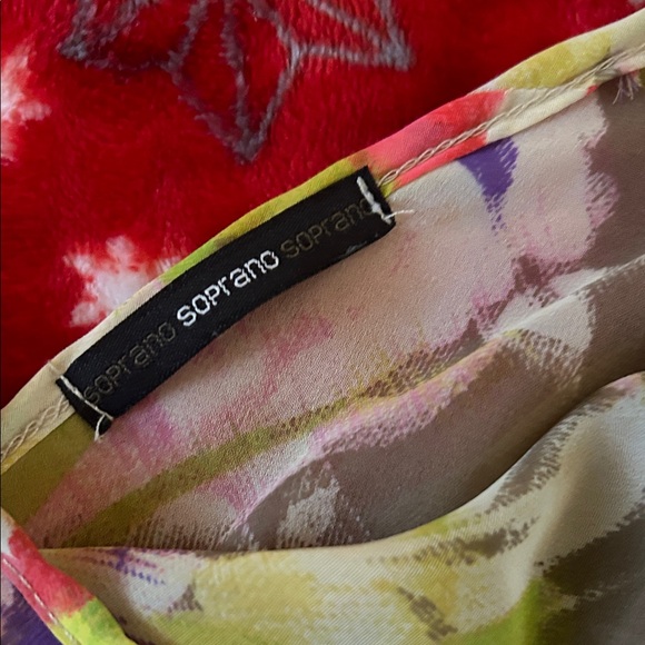 Soprano Multicolor Floral Tank Top - Picture 3 of 3